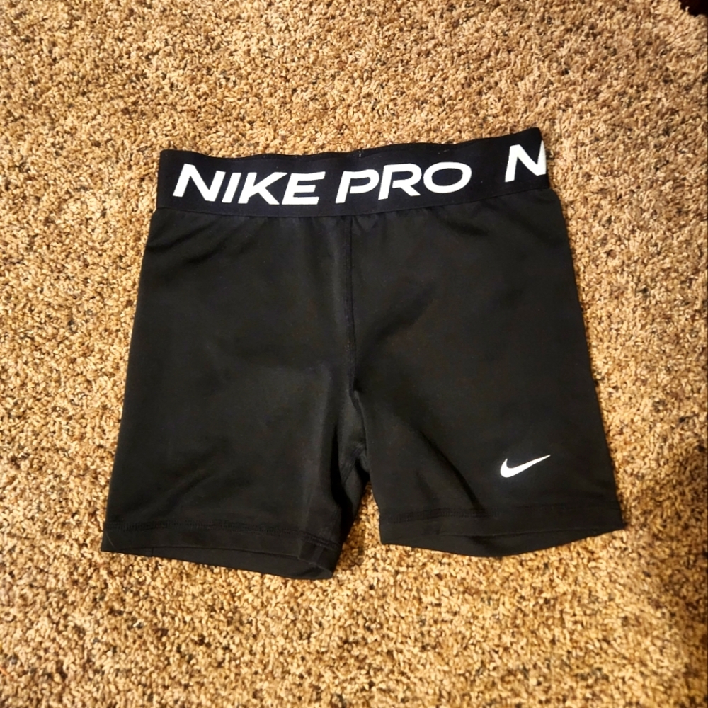 Nike Girls Pro Shorts XL 3 inch